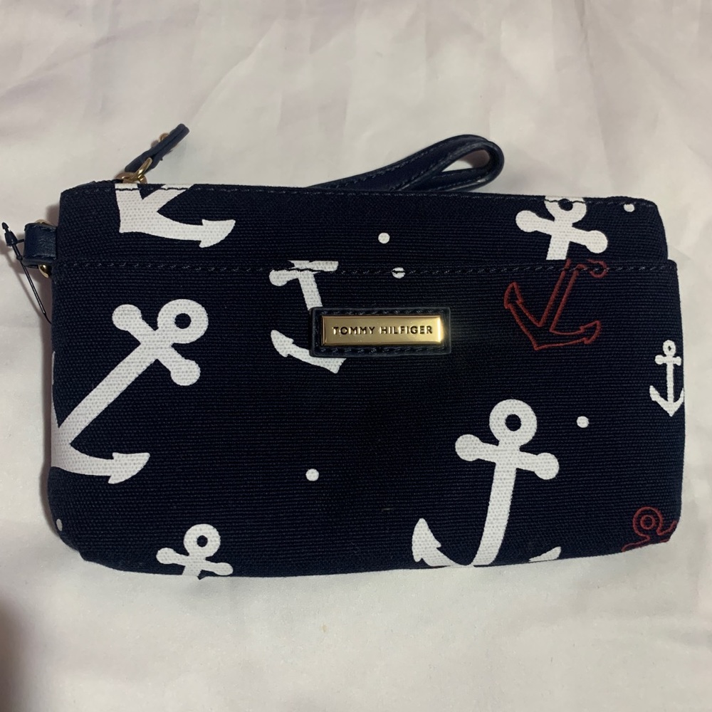 BRAND NEW! Tommy Hilfiger Wristlet Handbag